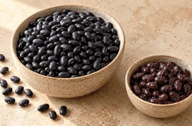 Haricots noirs secs et cuits