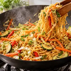 Nouilles sautées aux légumes