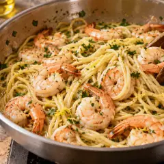 Pâtes aux crevettes, ail et citron