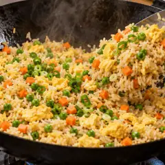 Riz sauté aux œufs