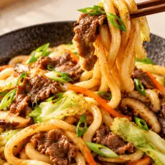 Udon sautés au bœuf